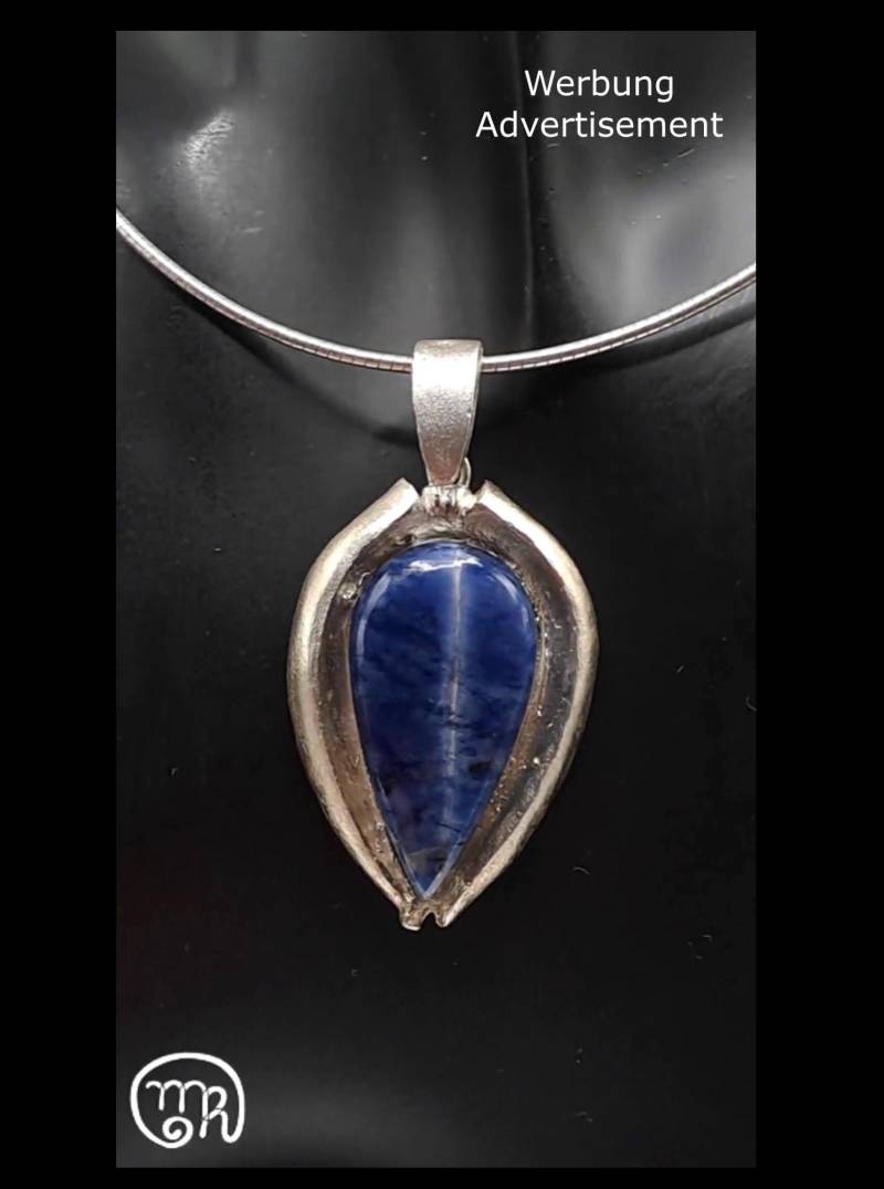 Einzigartiger Designer Anhänger "Blaue Sodalith Blüte' - Handgefertigtes Schmuckstück 060 in Der Serie „Precious Flowers", Silber Einzigartiger Designer Anhänger "Blaue Sodalith Blüte' - Handgefertigtes Schmuckstück 060 in Der Serie „Precious Flowers", Silber von MyNatureDesignsArt