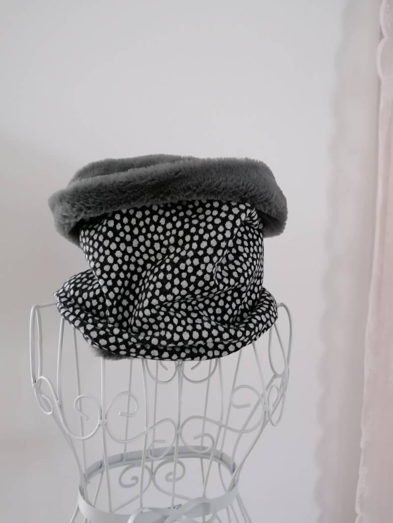 Schal Loop Buff Halswärmer Kuschelig Weich Und Warm Handmade Dunkelblau Grau Punkte von MyNici