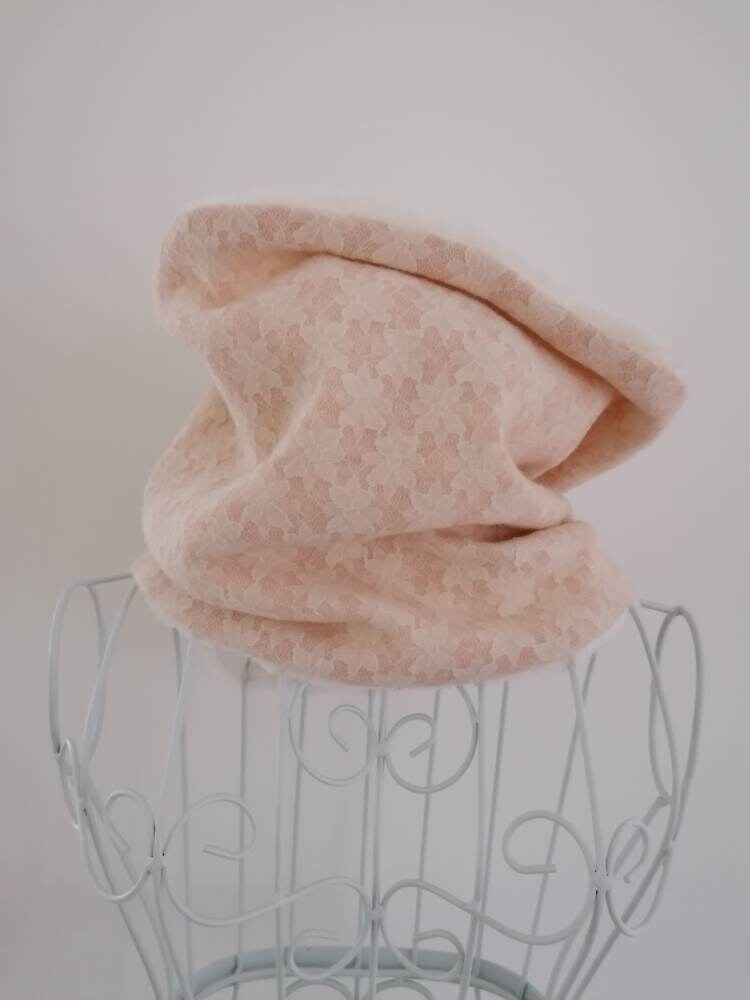 Schal Loop Buff Halswärmer Kuschelig Weich Und Warm Handmade Spitze Rose Weiß von MyNici