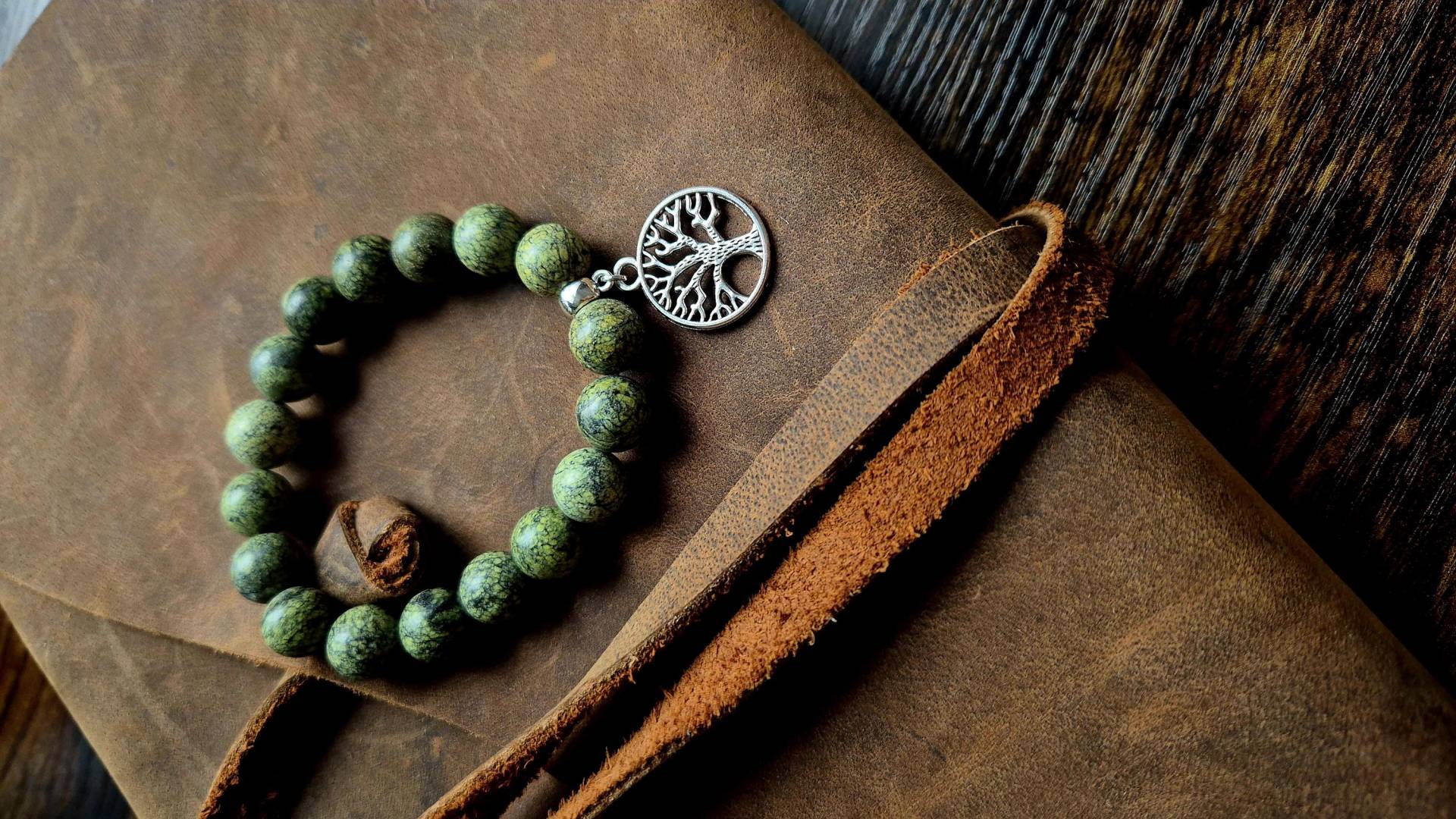 Green Serpentine Bracelet 10mm With The Tree Of Life. Natural Stone Witch Bracelet. Forest Jewelry Green Serpentine Bracelet 10mm With The Tree Of Life. Natural Stone Witch Bracelet. Forest Jewelry von MyOwnWonderworld