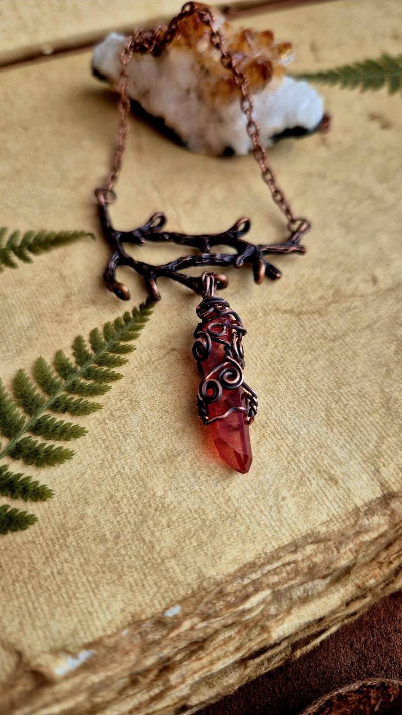 Raw Red Quartz Crystal Necklace. Twig Witch Pagan Witch Jewelry von MyOwnWonderworld
