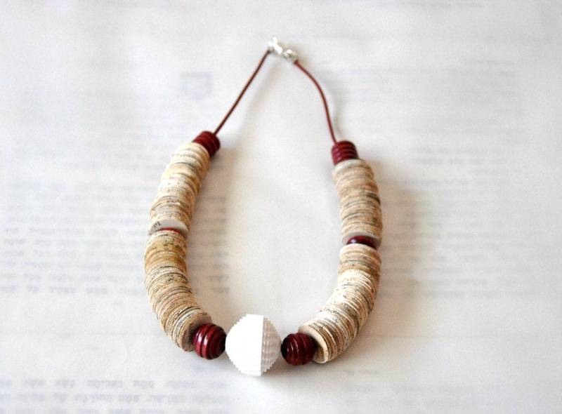 Halskette Aus Buchpapier, Weihnachtsgeschenk Halskette Aus Buchpapier, Weihnachtsgeschenk von MyPaperTale