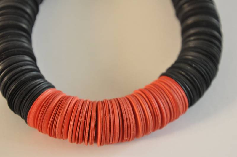 statement Halskette, Papier Schmuck, Einzigartige Elegante Rot & Schwarz Jubiläumsgeschenk von MyPaperTale