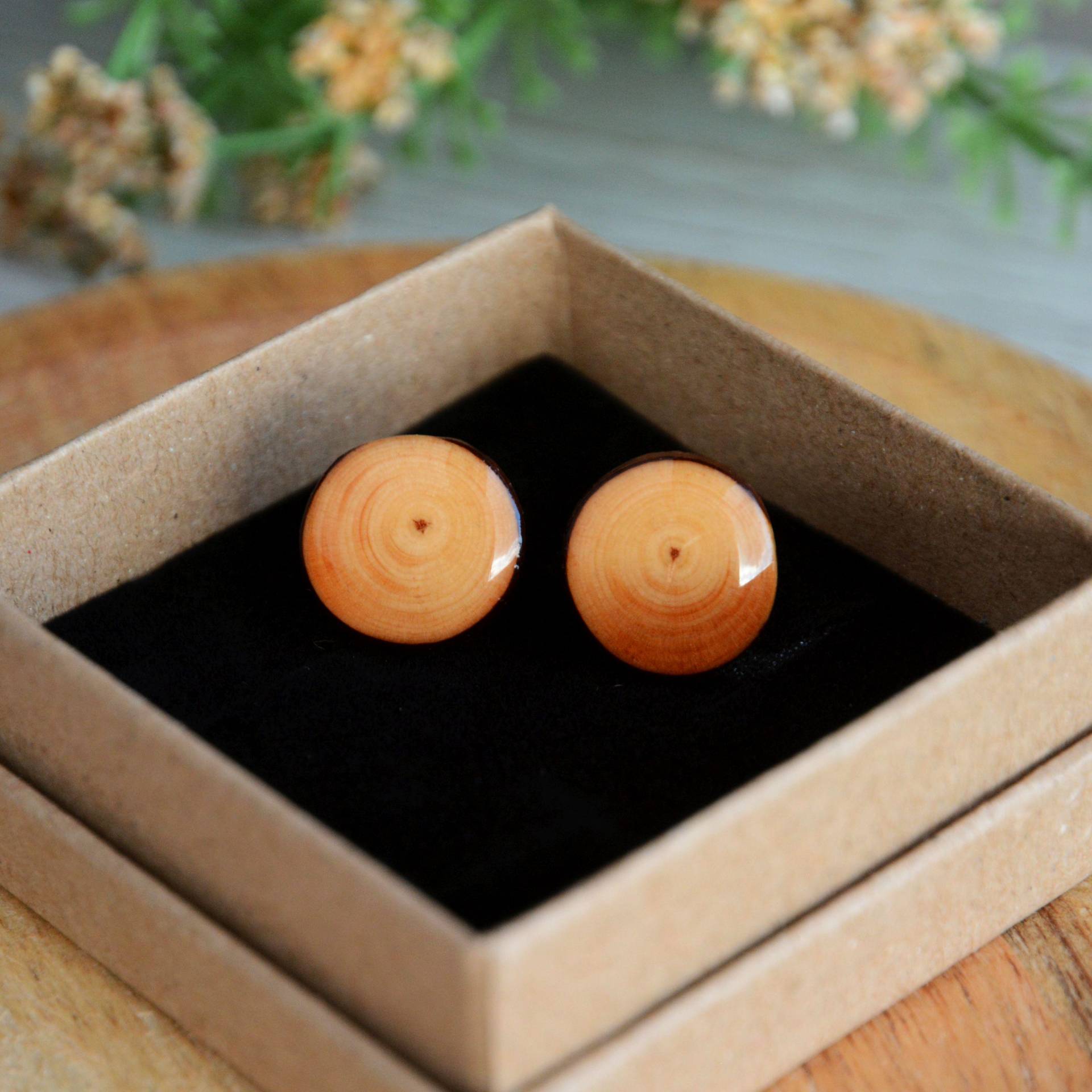 Kiefernholz Ohrringe Aus Wiedergewonnenem Ast, Holzohrstecker, Naturliebhaber Schmuck von MyPieceOfWood