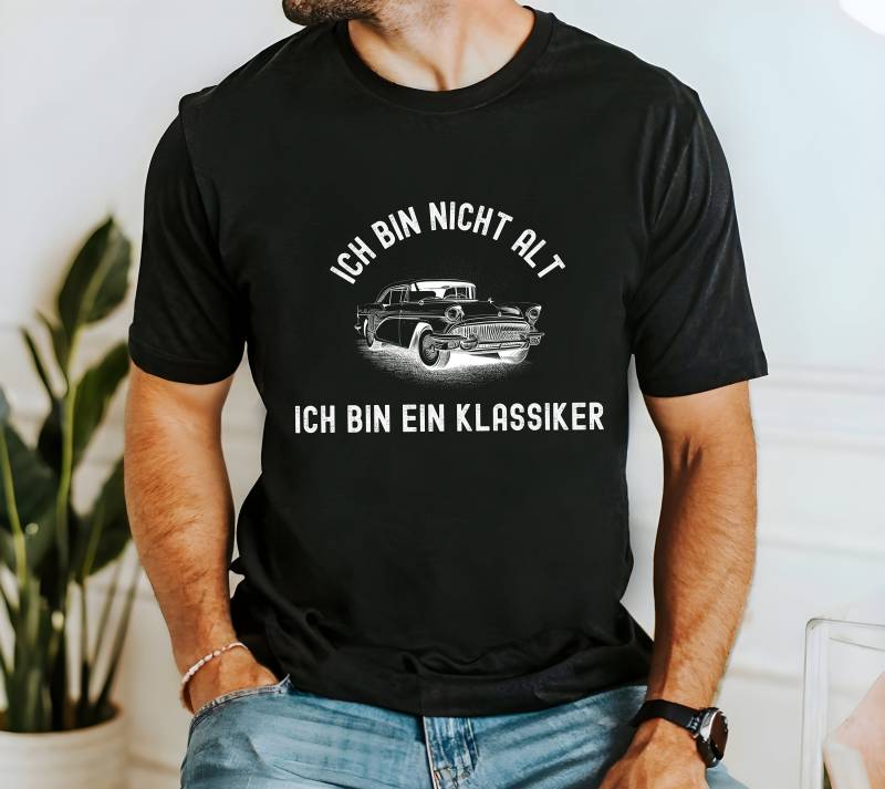 Rentner T-Shirt "Ich Bin Nicht Alt, Ich Ein Klassiker" Mit Oldtimer-Motiv, Lustiges Geschenk Ruhestand, Abschiedsgeschenk Kollegen von MyPrintedGifts