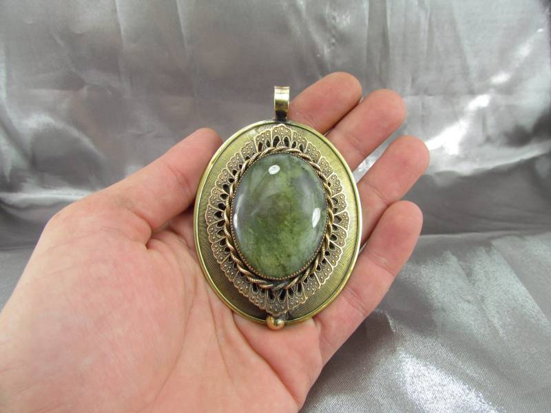 Jugendstil-Achat-Anhänger Aus Goldenem Messing von MyProvence