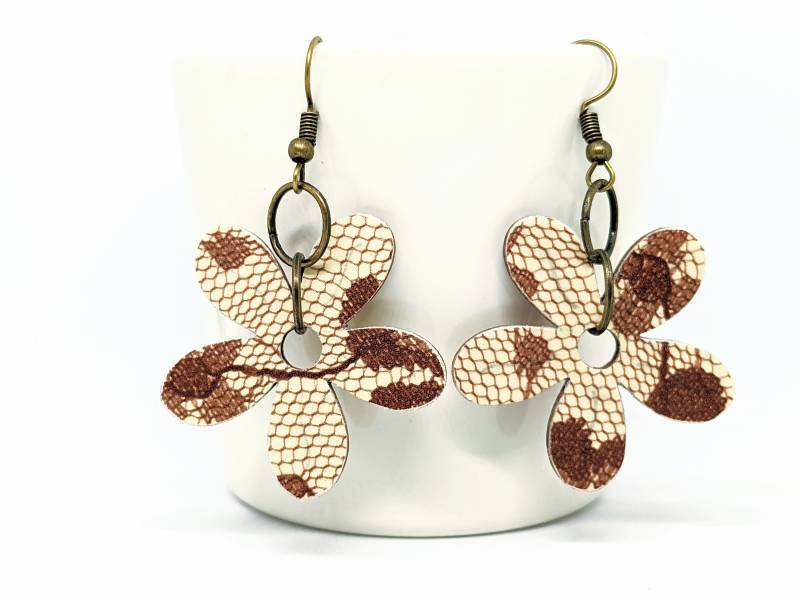 Blumenohrringe - Handgefertigte Holz Serviettenohrringe Frühling Schmuck Schrulligen Design Einzigartige Ohrringe Ungewöhnliche Geschenk Für Sie von MySassyDecoupage