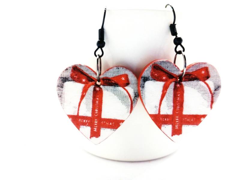 Handgemachte Hölzerne Herz-Weihnachtsohrringe Decoupage Geschenk-Design von MySassyDecoupage