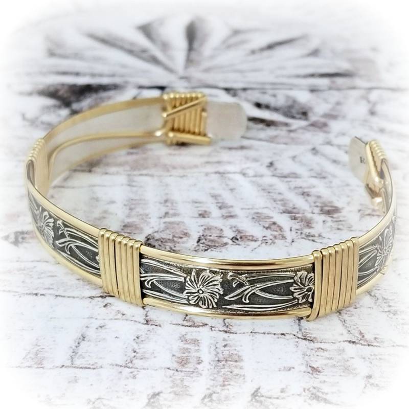 Floral Sterling Silber Manschette Armband Mit 14K Gold Akzente Floral Sterling Silber Manschette Armband Mit 14K Gold Akzente von MySecretHeartStudios