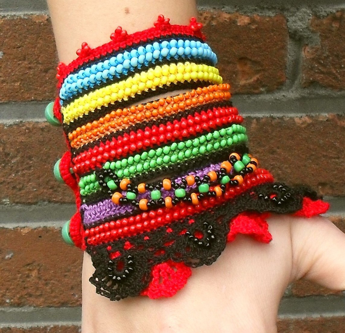Häkeln Sie, Manschette Armband, Handgefertigte Armband Rot Grün Schwarz Gelb, Bunten Schmuck, Geburtstagsgeschenk, Flamenco, Pimpinella Häkeln Sie, Manschette Armband, Handgefertigte Armband Rot Grün Schwarz Gelb, Bunten Schmuck, Geburtstagsgeschenk, Flamenco, Pimpinella von MySecretHistory