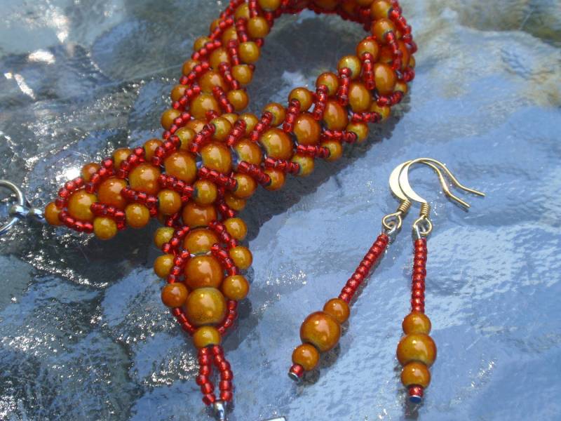 Madeline Rot Und Orange Perlen Armband Ohrringe Set von MySistersHandsDotCom