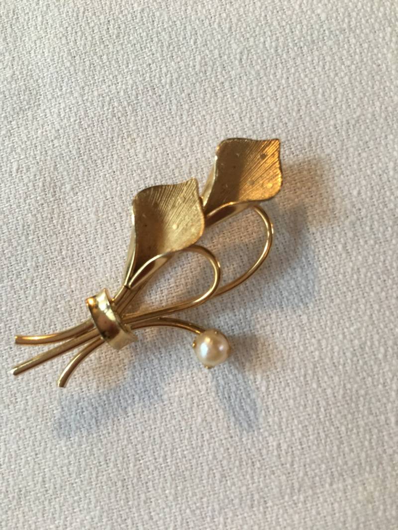 12K Gf Modernist Lilien Brosche Perlenbouquet Anstecknadel von MySoulRepair