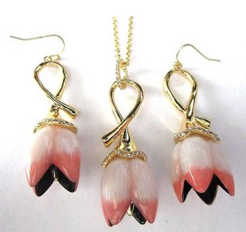 3D Pink Tulpe Anhänger Halskette Und Baumelnde Statement Ohrringe, Designer Schmuck Set Von Alexis Bittar, Art Nouveau Romantic Revival von MySoulRepair