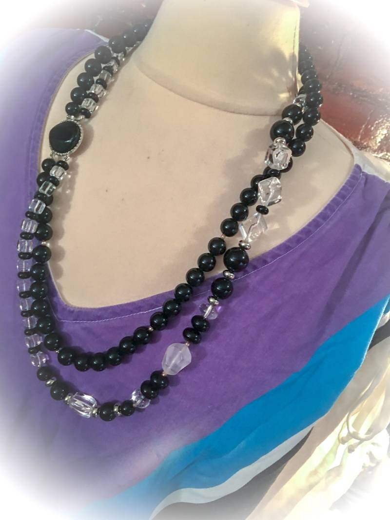 Vintage Chunky Lucite Perlen Statement Halskette, Schwarz & Klar von MySoulRepair