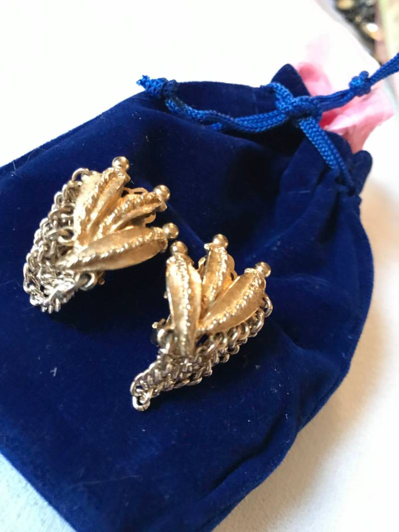 Signierte Art Ohrclips/Ohrhänger Mid Century Modeschmuck von MySoulRepair