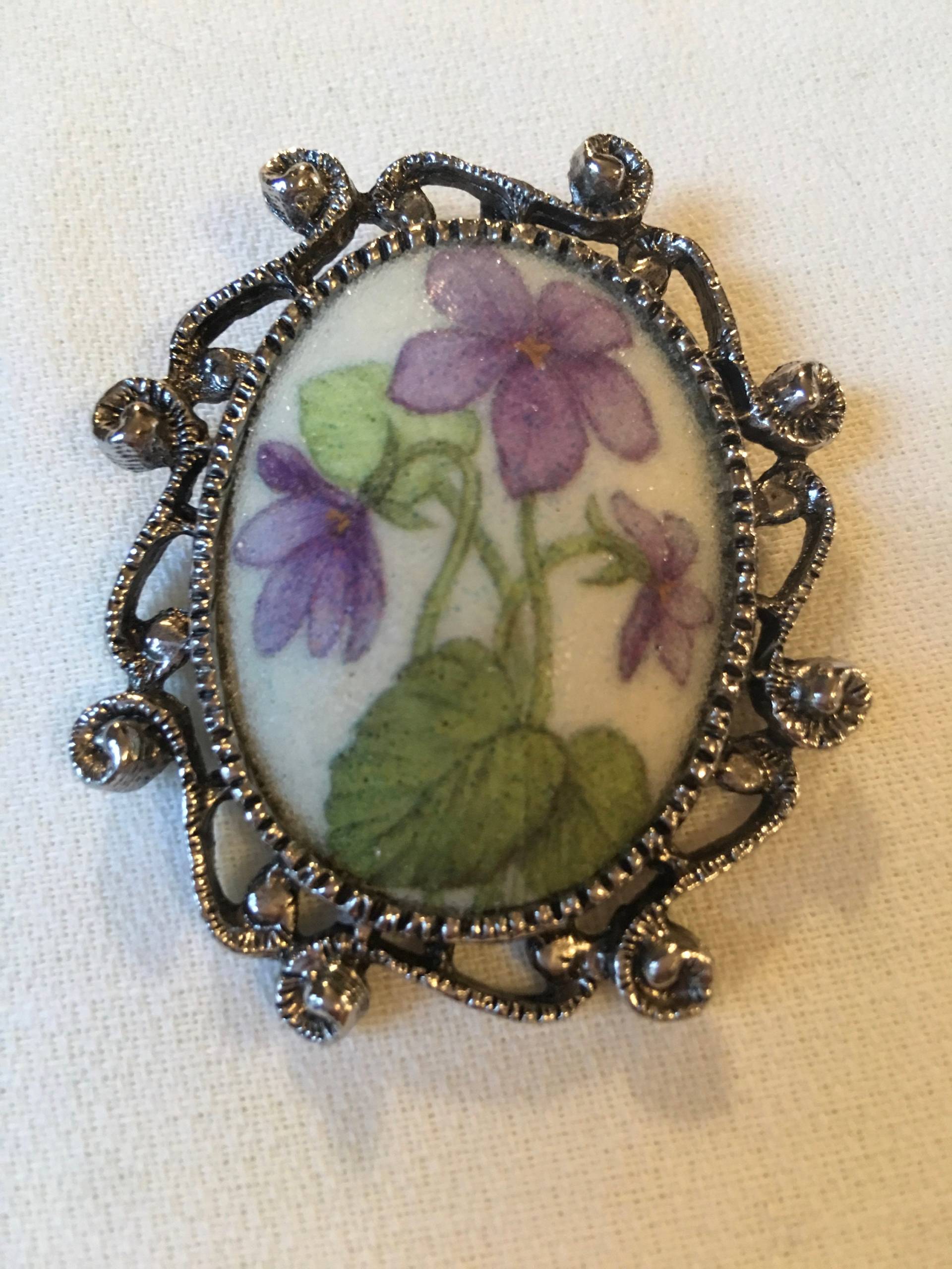 Vintage Lila Violette Blumen Brosche von MySoulRepair