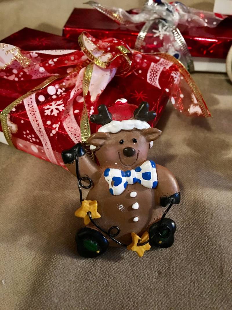 "Vintage Rentier/Mit Fliege Und Sterngirlande, Goldener Schleife von MySoulRepair