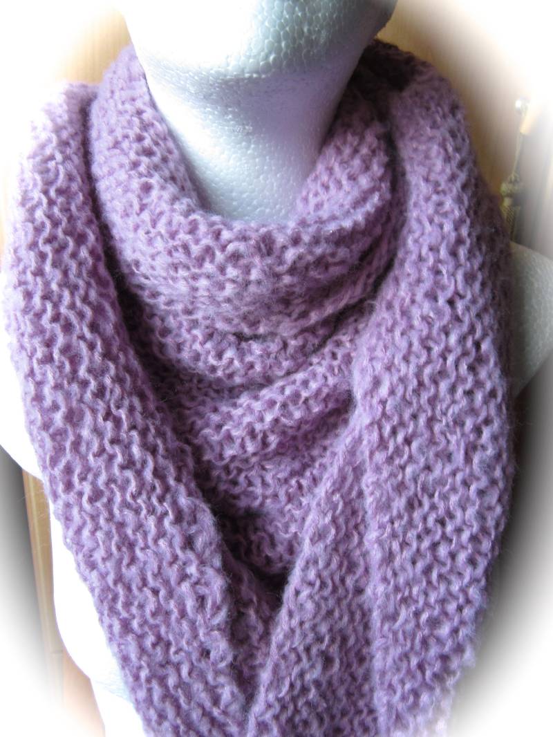 Damen Dreieckstuch Stola Tuch Schultertuch Handmade Einzelstück Unikat Handgestrickt Mohair - Hell Flieder von MyStrickfein