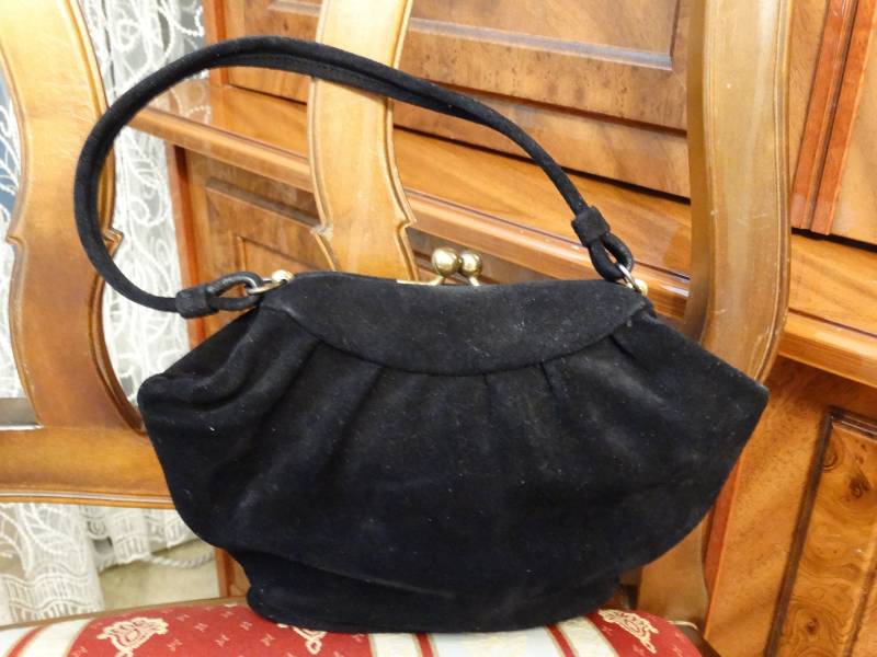 Vintage Damen Echtleder Veloursleder Tasche Handbag Geldbörse Schwarz Gold Handmade Germany von MyStyleFashionCo