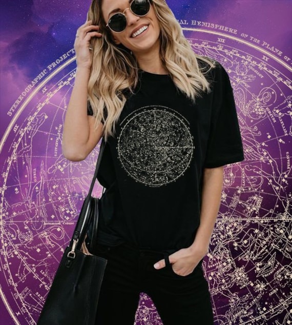 Astronomie Sternbilder Karte T-Shirt, Astrologie -Mythologie Nacht Himmel Konstellation Diagramm Astronomie Sternbilder Karte T-Shirt, Astrologie -Mythologie Nacht Himmel Konstellation Diagramm von MySunLife
