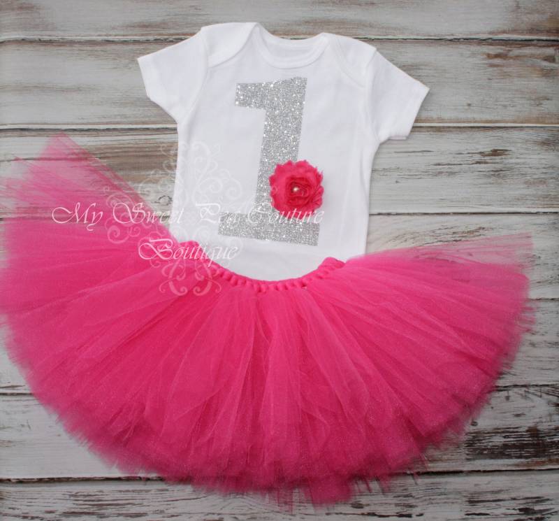 1st Birthday Tutu Fuchsia Outfit Glitter Flitterwochen Shirt Silber Cake Smash Flower von MySweetPeaCouture