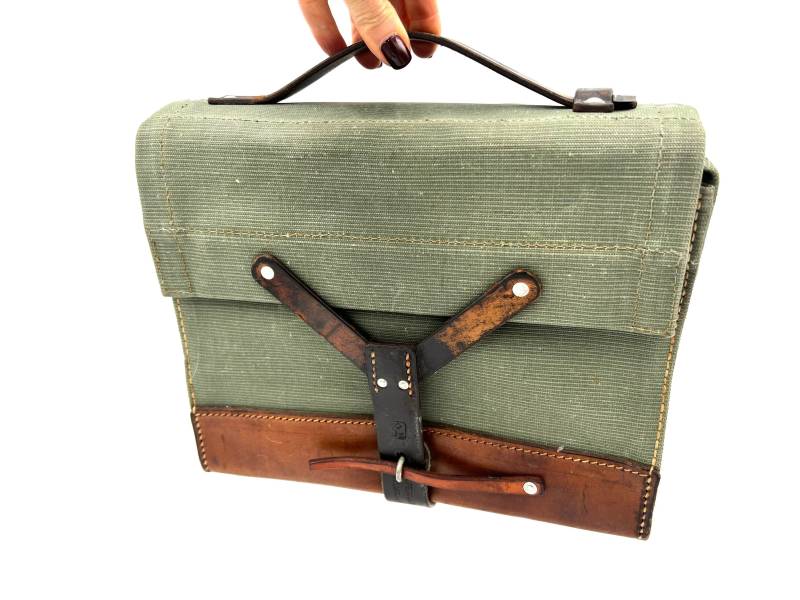 Vintage 1965 Schweizer Armee Ipad Tasche Aus Segeltuch & Leder von MySwissArmyStore