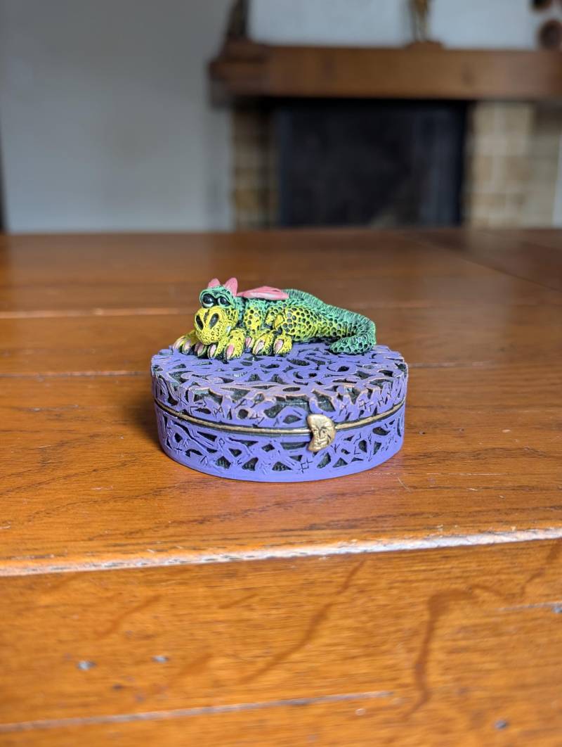 Vintage 90Er Jahre Carol Lynn Penny Drachenfigur Auf Lila Schmuckbox Genesis Creations Scotland Fantasy Sammlerstück von MySwissFinds