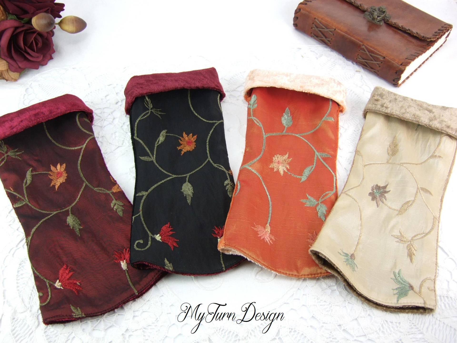 Edle Pulswärmer, Floral Bestickt, Stulpen Aus Taft, Wendestulpen, Samt Stulpen, Armstulpen Elegant, Zweiseitig, Geschenk Für Sie von MyTurnDesign