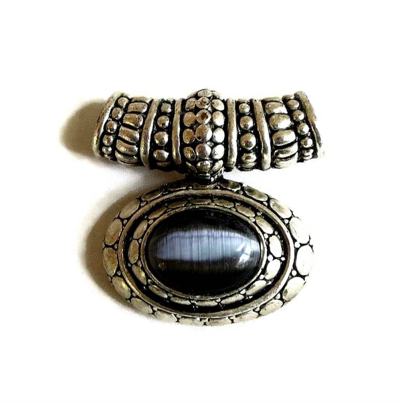 Anhänger Oder Enhancer Mit Black Cats Eye Glas Und Silber Ton-Einstellung Vintage von MyVintageJewels