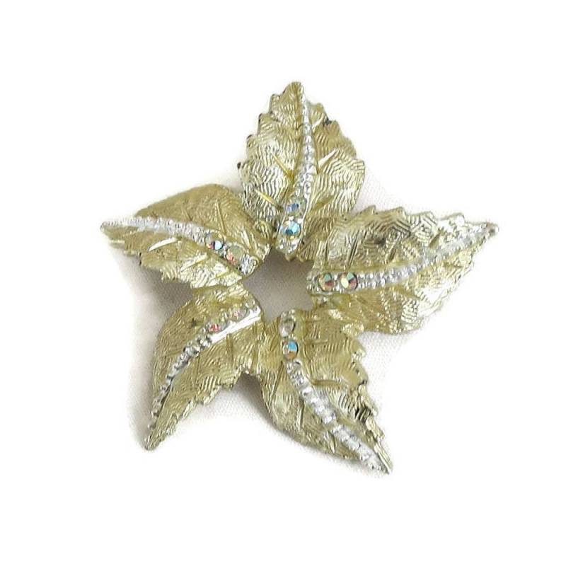 Aurora Borealis Strass Blatt Kranz Brosche Vintage Strukturiert Aurora Borealis Strass Blatt Kranz Brosche Vintage Strukturiert von MyVintageJewels