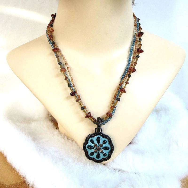 Blau & Bernstein Farben Perlen Mit Strass Ohrstecker Blume Medaillon Anhänger Halskette Vintage Boho Hippie von MyVintageJewels