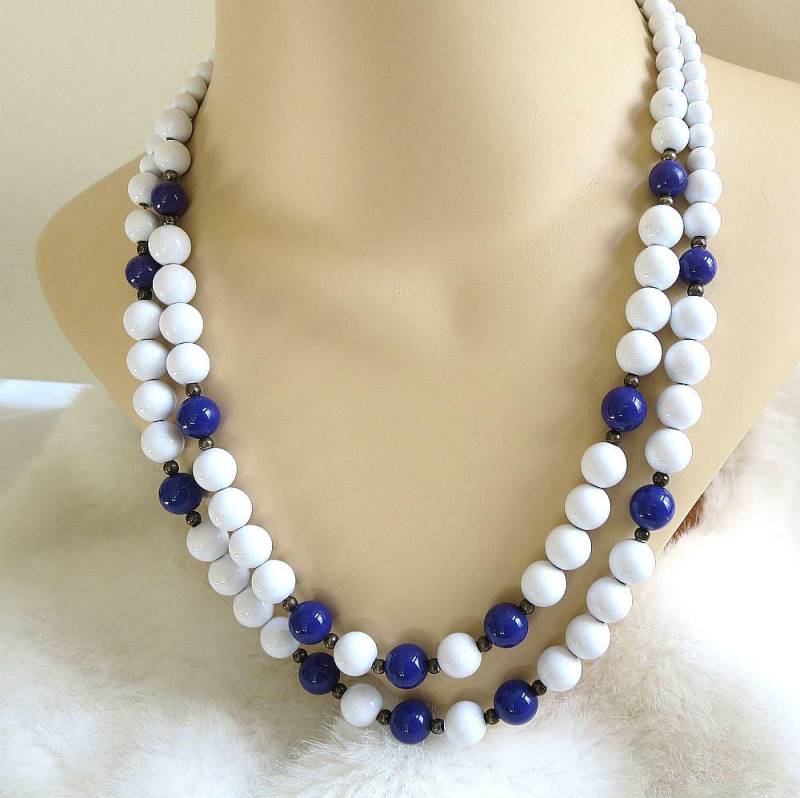 Weiß & Blau Perlen 2 Strang Kette Vintage Lucite von MyVintageJewels