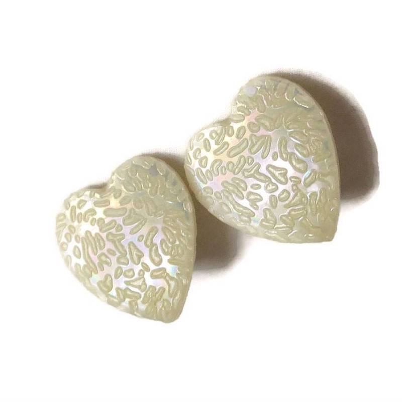 Zelluloid Herzohrringe Blass Gelb Schillernden Vintage von MyVintageJewels