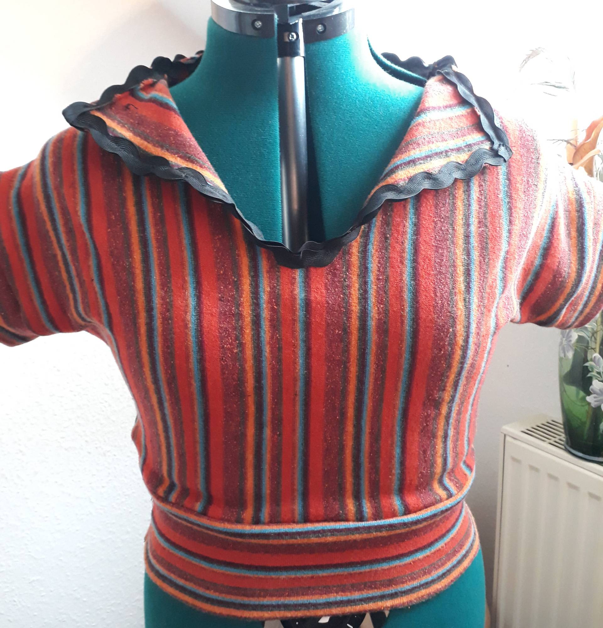 Sweater Pulli 40Er Jahre 50Er Vintage Handarbeit Einzelstück Sweater Pulli 40Er Jahre 50Er Vintage Handarbeit Einzelstück von MyVintageKreationen