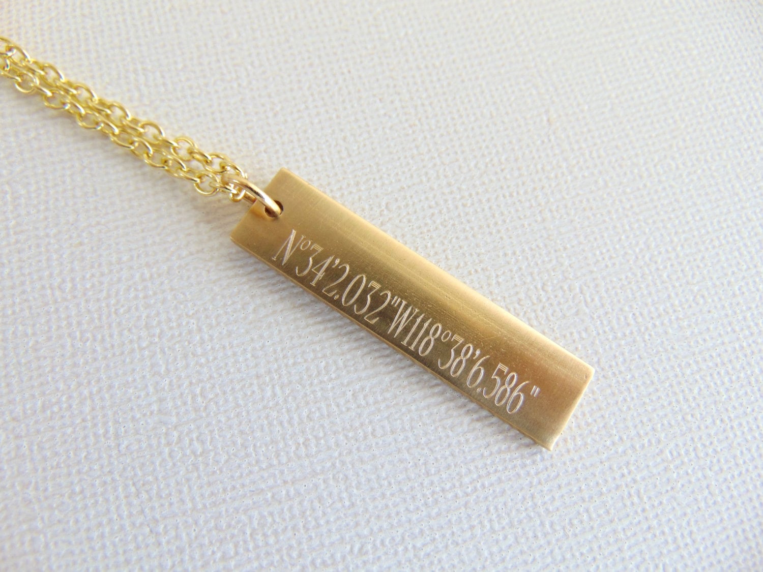 Vertikale Goldbarren Halskette, Koordinaten Position Personalisiertes Geschenk Brautjungfer, Gps/Längengrad/Breite Vertikale Goldbarren Halskette, Koordinaten Position Personalisiertes Geschenk Brautjungfer, Gps/Längengrad/Breite von MyWhys