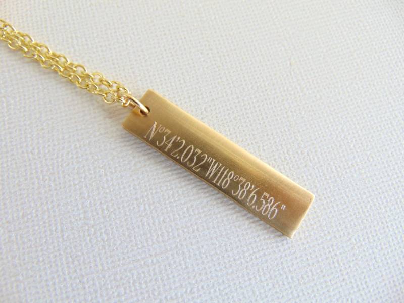 Vertikale Goldbarren Halskette, Koordinaten Position Personalisiertes Geschenk Brautjungfer, Gps/Längengrad/Breite Vertikale Goldbarren Halskette, Koordinaten Position Personalisiertes Geschenk Brautjungfer, Gps/Längengrad/Breite von MyWhys