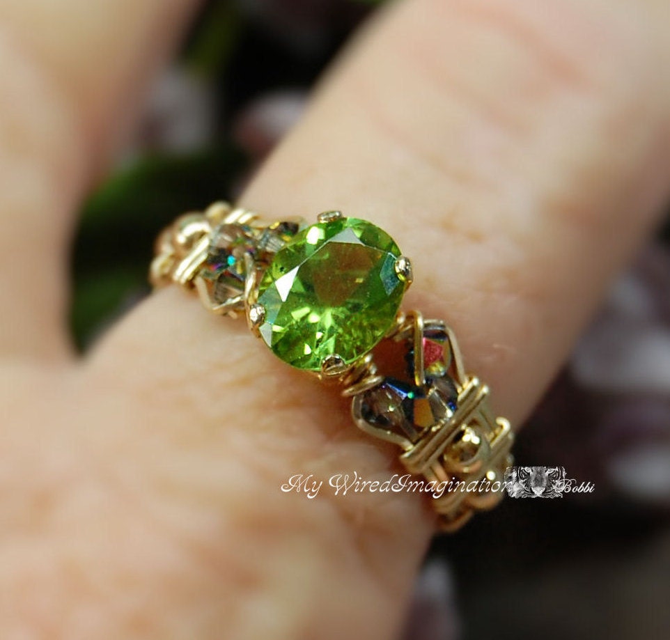 Handgefertigter Peridot-Ring, Signature Design, August Geburtsstein Ring, Einzigartige Verlobung Handgefertigter Peridot-Ring, Signature Design, August Geburtsstein Ring, Einzigartige Verlobung von MyWiredImagination