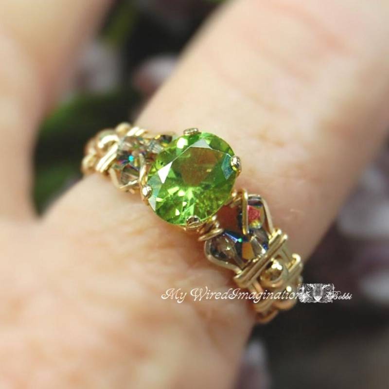 Handgefertigter Peridot-Ring, Signature Design, August Geburtsstein Ring, Einzigartige Verlobung Handgefertigter Peridot-Ring, Signature Design, August Geburtsstein Ring, Einzigartige Verlobung von MyWiredImagination