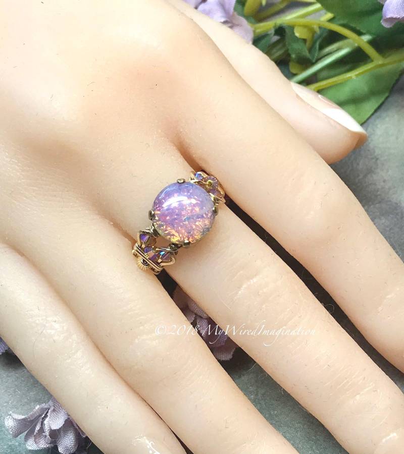 Rosa Feueropal West Germany Handgemachter Ring, Vintage Handgemachtes Glas in Ss Oder 14Kgf Rosa Feueropal West Germany Handgemachter Ring, Vintage Handgemachtes Glas in Ss Oder 14Kgf von MyWiredImagination