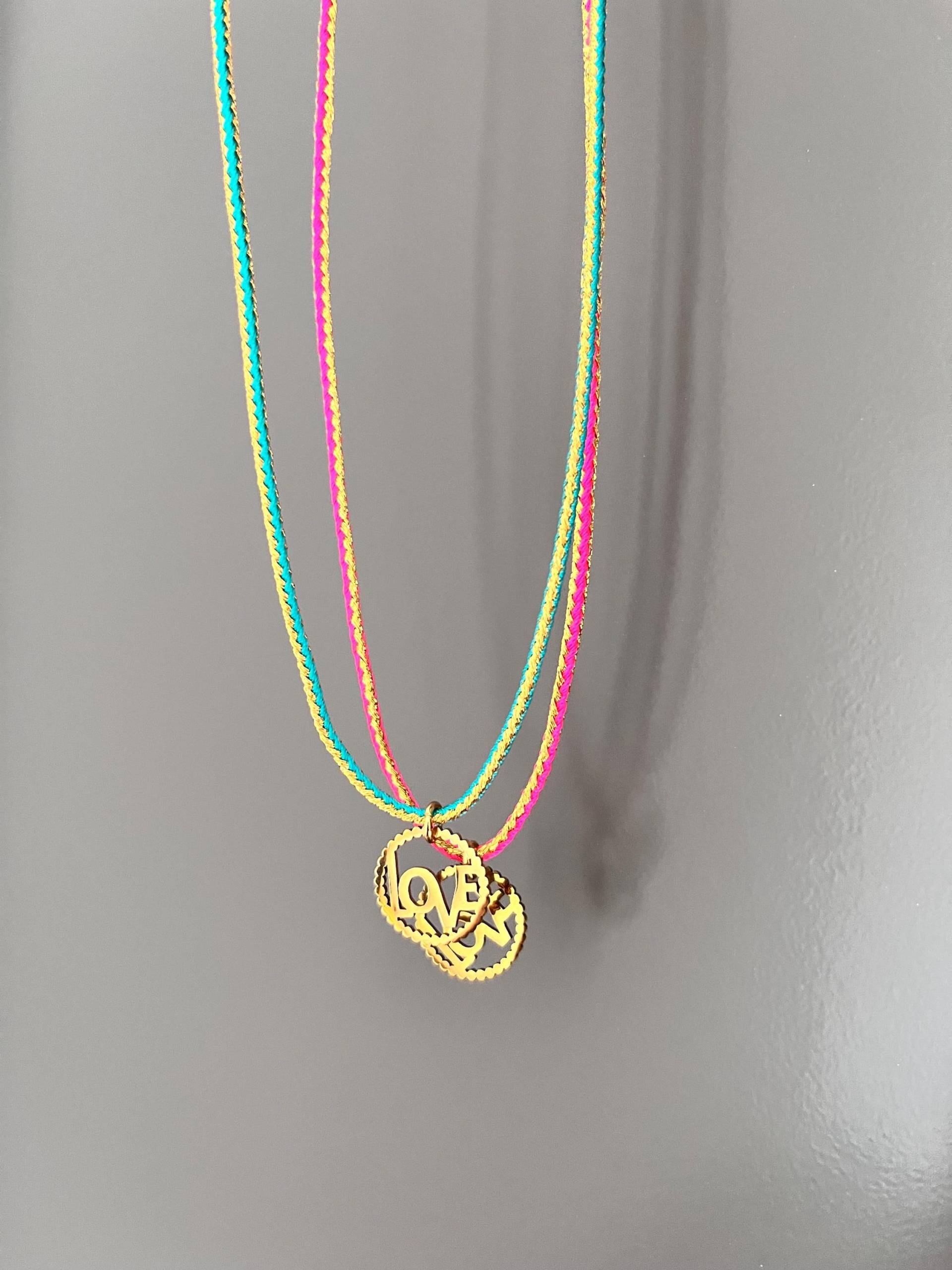 Kette Mit Love Anhänger Kette Mit Love Anhänger von MyaAccessoires