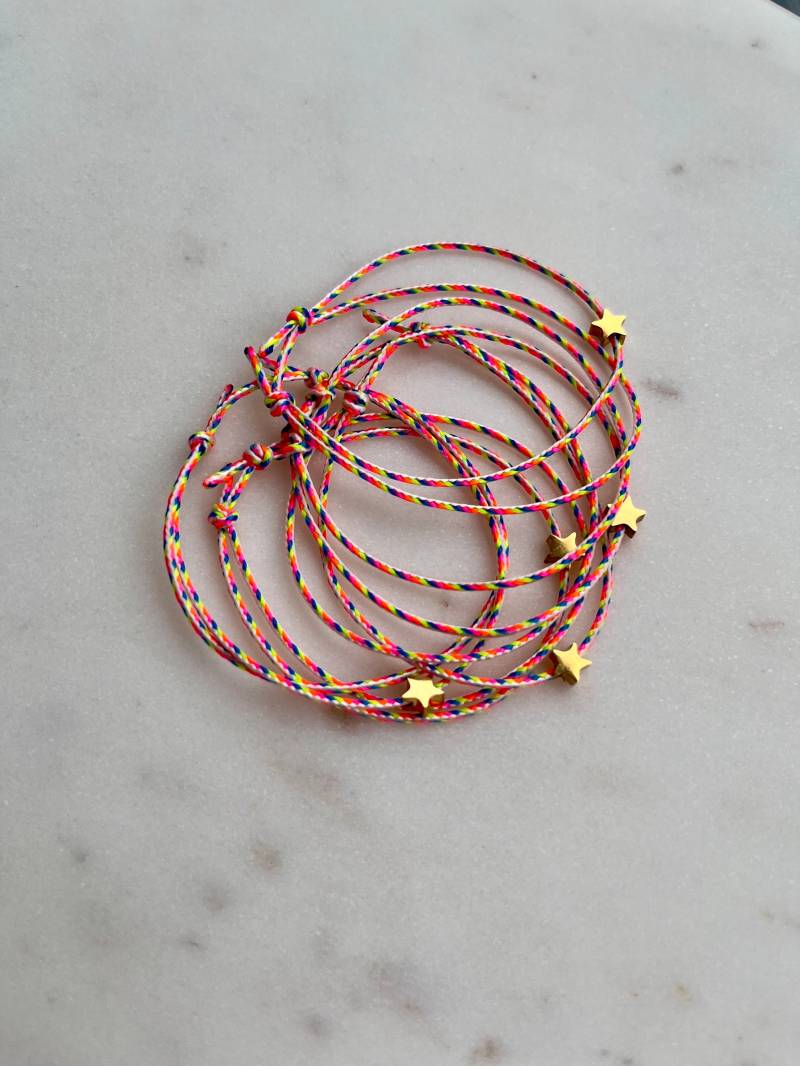 Little Star Armband | Sternchen Mit Buntem Band Geburtstagsgeschenk Valentinstag Hochzeit Liebe Muttertag Glücksarmband von MyaAccessoires