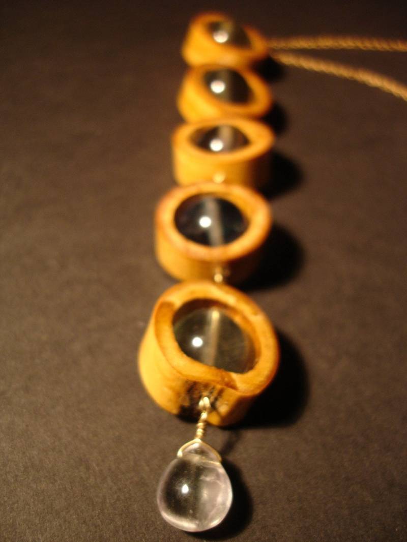 Chardonnay Bienenstock Handgemachter Bambus Halskette von MyaLuiseDesigns