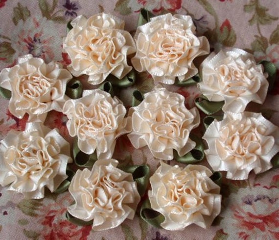 10 Handgemachte Blumen Mit Blättern | 1-1/4 Zoll in Buttermilch My-021-04 Versandfertig 10 Handgemachte Blumen Mit Blättern | 1-1/4 Zoll in Buttermilch My-021-04 Versandfertig von Mydesign63