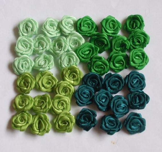 40 Mini Handmade Ribbon Rosen | 1/2 Zoll in Grün Kombination Und Haben Über 150 Farben Zur Auswahl My-120-10 Versandfertig von Mydesign63
