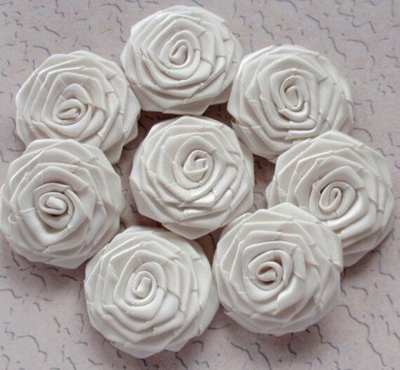 8 Handgemachte Bändchen Rosen | 1-1/2 Zoll in Antik Weiß Und Haben Über 150 Farben Zur Auswahl My-028-04 Versandfertig von Mydesign63