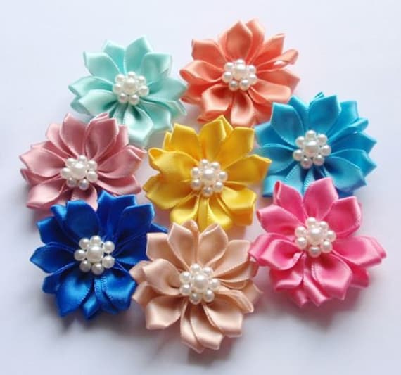 8 Handgemachte Blumen Mit Perlen in Mehrfarbig Haben Über 150 Farben Zur Auswahl | 1, 5 Zoll My-135 -04 Versandfertig von Mydesign63