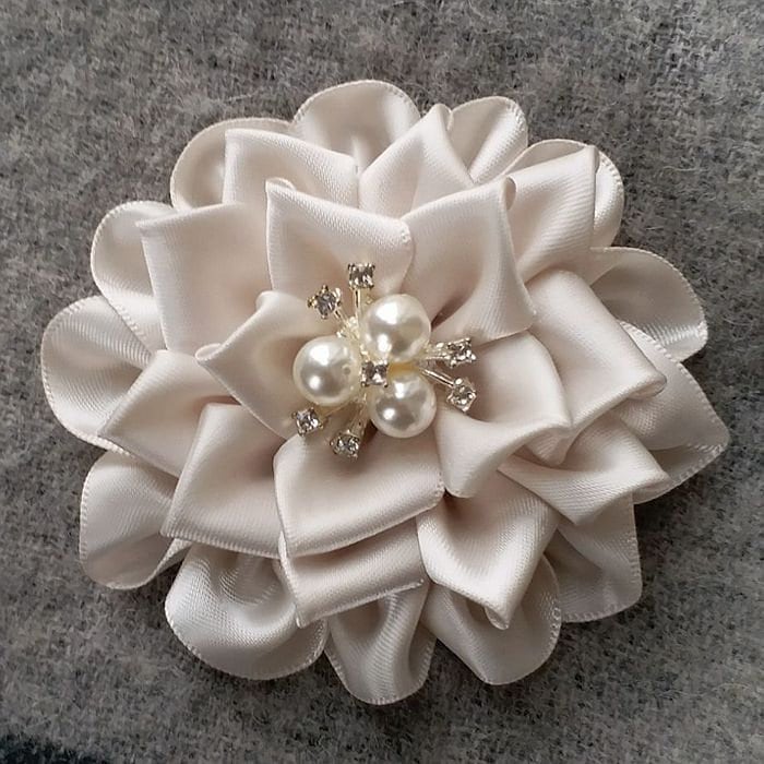 Handgemachte Blume Mit Strass | 3 Zoll in Antik Weiß Und Über 150 Farbe Zur Auswahl My-798-04 Versandfertig Handgemachte Blume Mit Strass | 3 Zoll in Antik Weiß Und Über 150 Farbe Zur Auswahl My-798-04 Versandfertig von Mydesign63