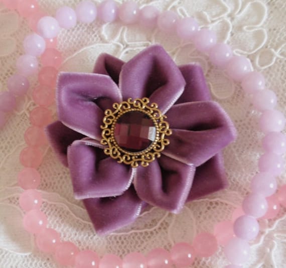 Handgemachte Samtrose | 2, 5 Zoll in Amethyst Mehr Farbe Zur Auswahl My-318-02 Versandfertig von Mydesign63