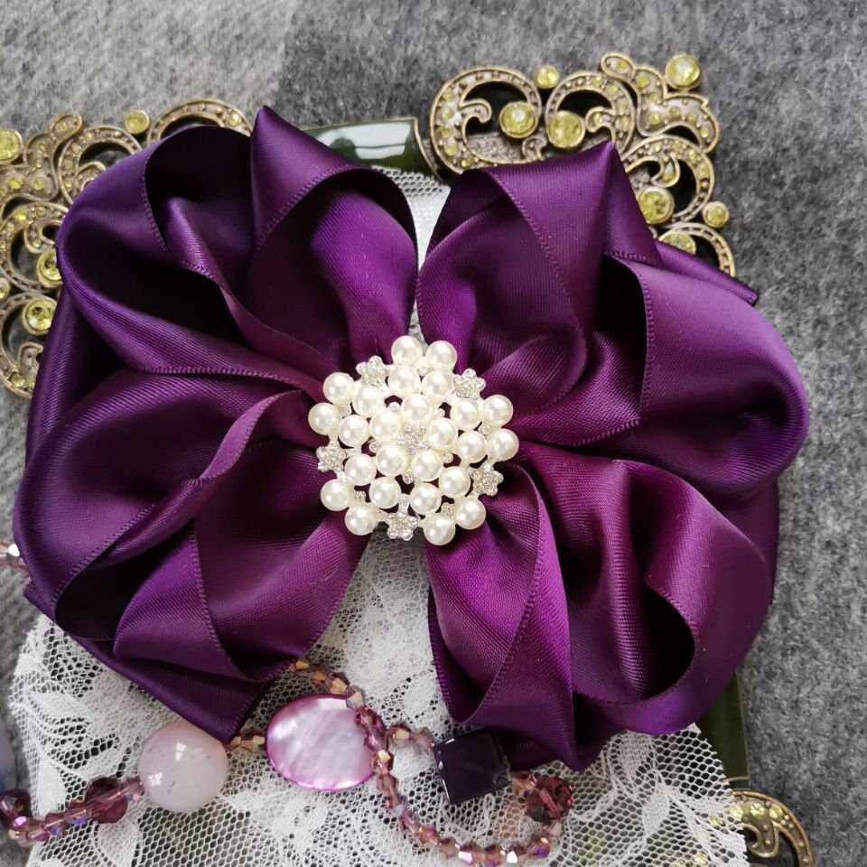 Handgemachte Satinband Schleife Mit Perle Strass Pflaume Und Über 150 Farben Zu Wählen | 4x5 Inch My-795-46 Ready To Ship von Mydesign63