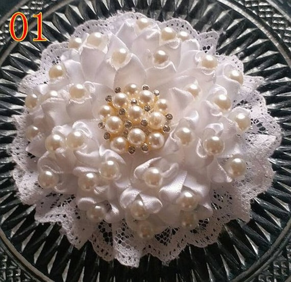 Handgemachtes Band Blume Spitze Mit Perlen | 3 Zoll in Weiß My-703-05 Versandfertig von Mydesign63